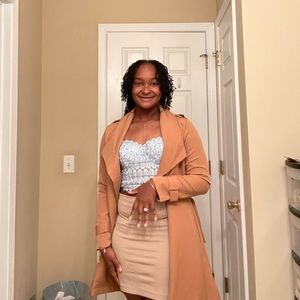 Meet your Posher, Ebony